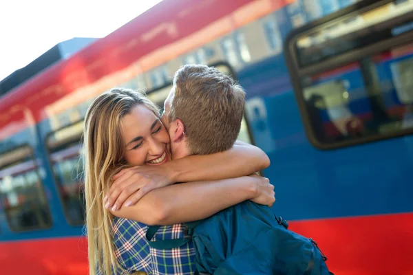 Par Kärlek Möte Igen Efter Lång Separation — Stockfoto