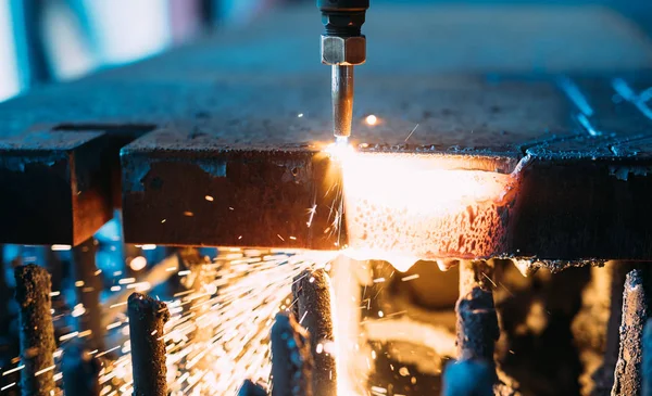 Lamiera Taglio Gas Cnc Alta Precisione Nella Fabbrica Dell Industria — Foto Stock