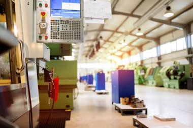 Panel programlama için kullanılan bir cnc makine