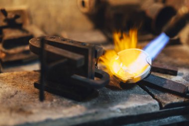 Sıvı devlet metal erime Goldsmith