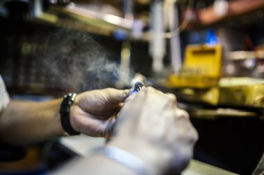 Eğer inhale çalışırken havada uçan parçacıklar tehlikeli olabilir