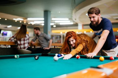 Snooker oyun ve onların ortak ile bağ arkadaşları