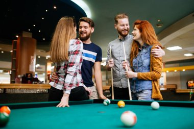 Snooker oyun ve onların ortak ile bağ arkadaşları