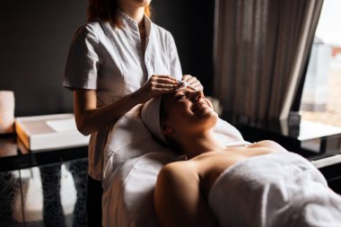 Ve gençleştirici masaj zevk güzel genç kadın