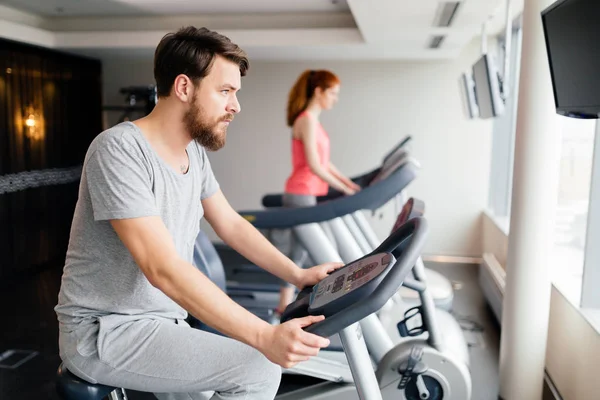 Sportiga Människor Cardio Träning Modernt Gym — Stockfoto
