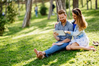 Şirin uni öğrencilerin birlikte doğada eğitim