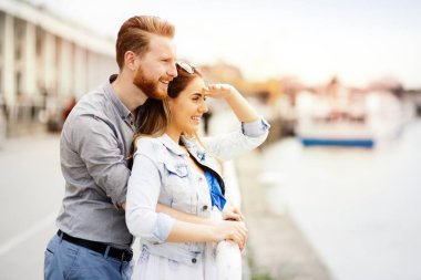 Açık havada birlikte vakit ve yapıştırma bir çift