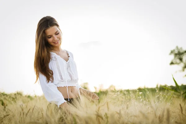 Young Beautiful Happy Woman Spending Time Nature — Stock Photo, Image