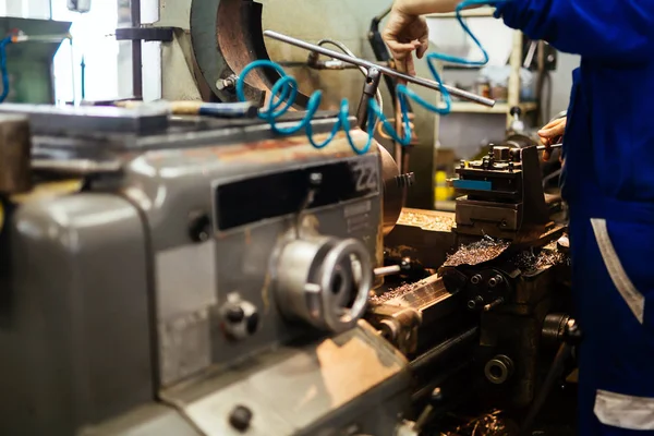 Automated Drilling Machines Processing Metalwork Assembly Robots — Stock Photo, Image