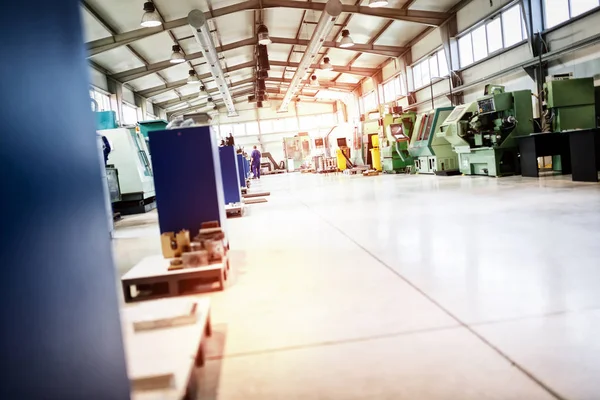 Industriële Fabriek Met Cnc Machines Werknemers — Stockfoto