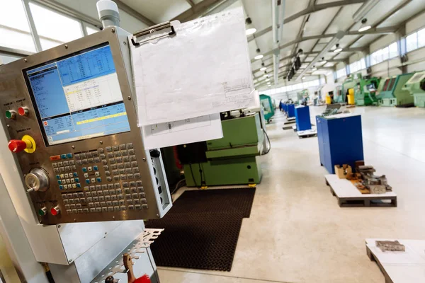 Fabricación Fábrica Piezas Metálicas Equipadas Con Máquinas Cnc — Foto de Stock