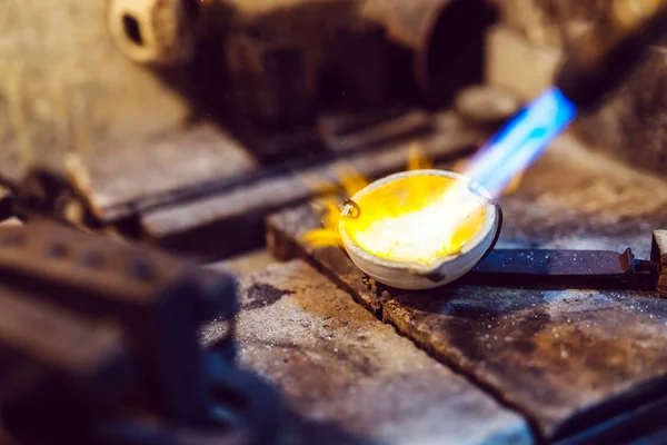 Jeweler Welding Gold Traditional Way — Stock Photo, Image