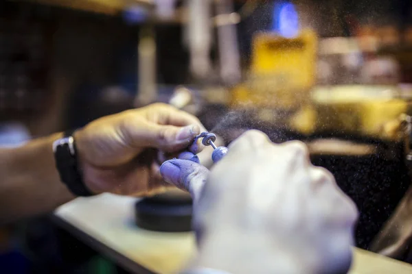 Inhalación Partículas Polvo Que Vuelan Durante Trabajo Puede Ser Peligrosa —  Fotos de Stock