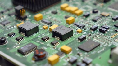 ayrıntı birçok elektrik bileşenleri ile bir elektronik baskılı devre kartı