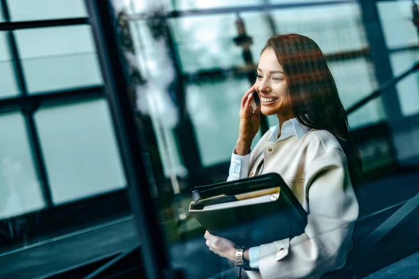 Portrait Young Attractive Businesswoman Going Office — Stock Photo, Image