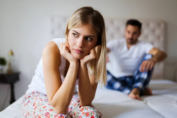 Joven Pareja Infeliz Teniendo Problemas Relación — Foto de Stock