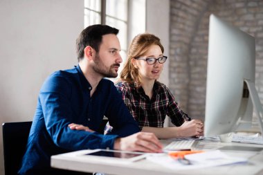 Office birlikte proje üzerinde çalışmaya Genç Mimarlar