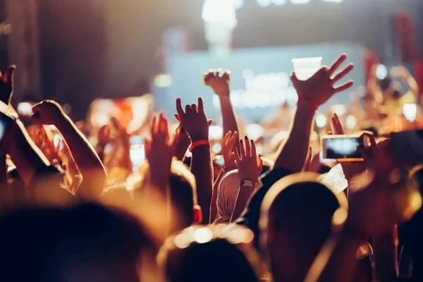 Foto Gente Bailando Festival Música — Foto de Stock