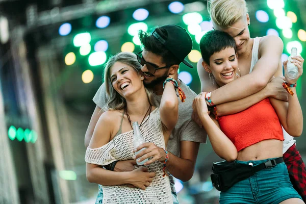 Group Young Urban Friends Having Fun Together — Stock Photo, Image