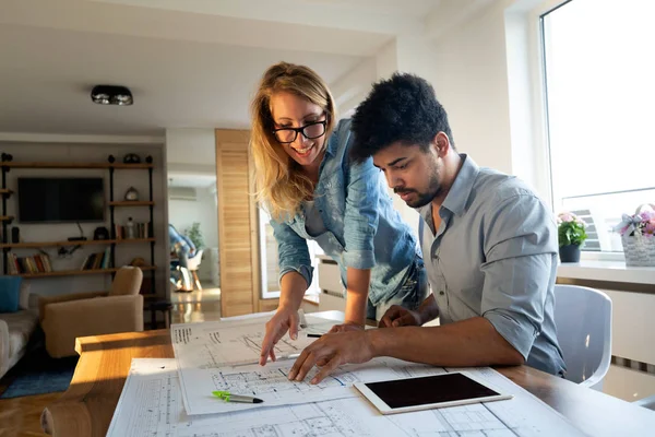 Büromitarbeiter Geschäftstreffen Besprechen Projektpläne Büro — Stockfoto