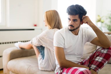 Having problem yatak odasında ve bir bebek sahibi olmaya çalışıyorum endişeli Çift