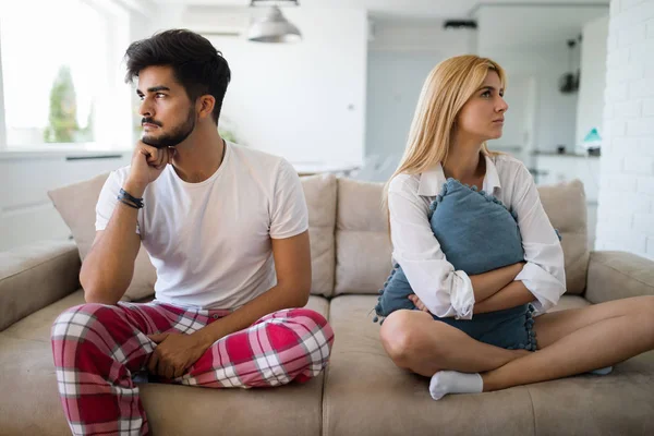 Orolig Par Har Problem Sovrummet Och Försöker Att Barn — Stockfoto