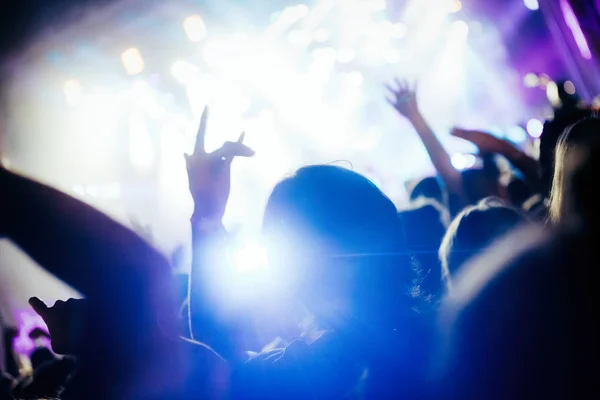 Foto Gente Bailando Festival Música — Foto de Stock