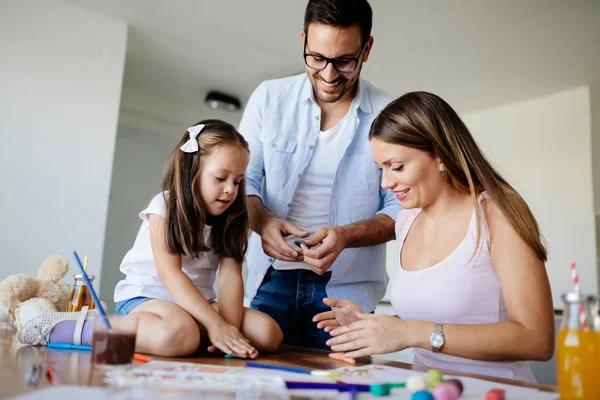 Feliz Família Passar Tempo Divertido Juntos Casa — Fotografia de Stock