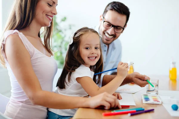 Felice Famiglia Trascorrere Del Tempo Divertente Insieme Casa — Foto Stock