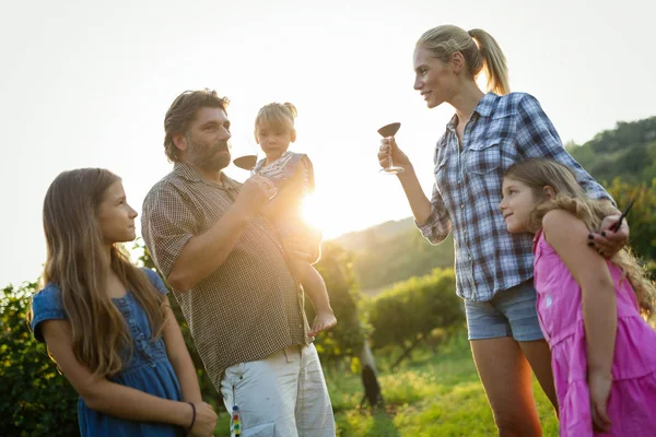 üzüm hasat önce ailede