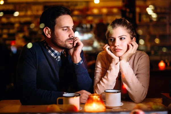 Triste Joven Pareja Teniendo Conflicto Problemas Relación — Foto de Stock