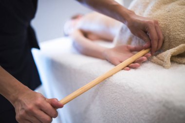 El ve palm spa Resort terapisti tarafından Masaj