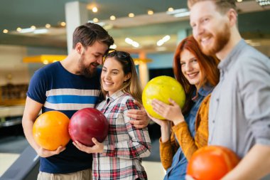 Bowling süre eğleniyor arkadaşlar