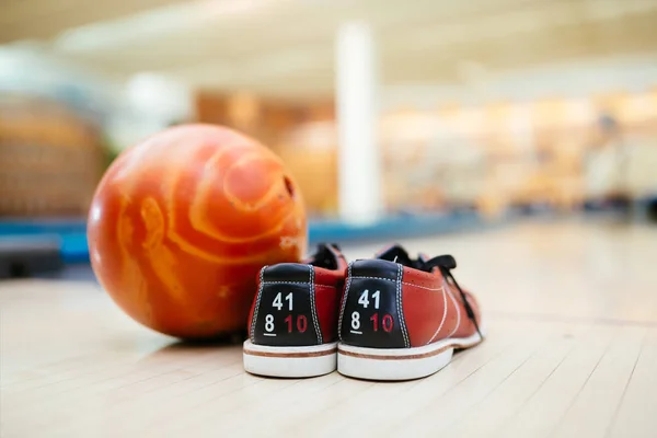 Tudo Que Você Precisa Para Bowling Par Sapatos Uma Bola — Fotografia de Stock