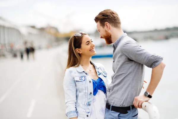 Söta Par Njuter Tiden Tillbringade Tillsammans Utomhus — Stockfoto