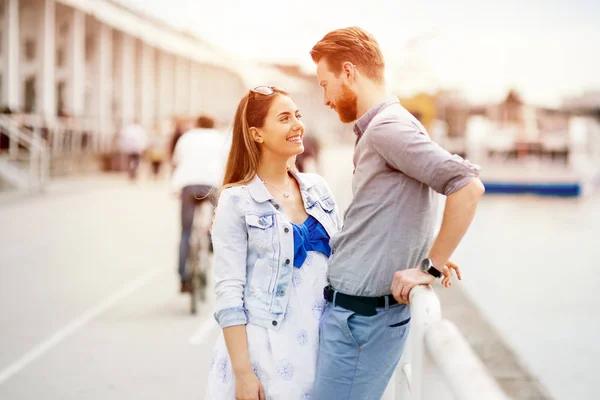 Två Personer Kärlek Umgås Tillsammans — Stockfoto