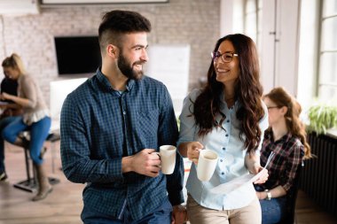 Office birlikte proje üzerinde çalışmaya Genç Mimarlar