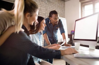 Office birlikte proje üzerinde çalışmaya Genç Mimarlar