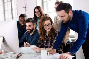 Office birlikte proje üzerinde çalışmaya Genç Mimarlar