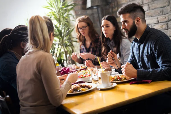 Happy Young Friends Hangout Together Coffee Shop — Stock Photo, Image