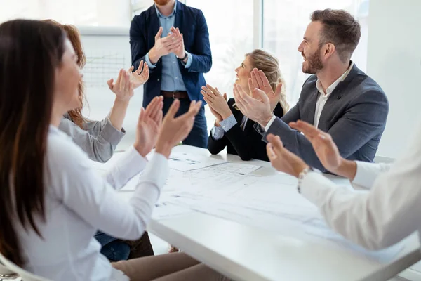 Deliziosi Uomini Affari Che Celebrano Successi Anno Successo — Foto Stock