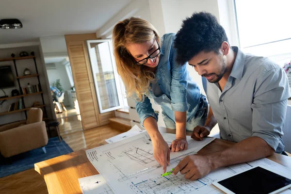 Mensen Uit Het Bedrijfsleven Architecten Werken Aan Project Samen Office — Stockfoto