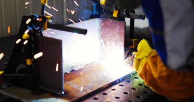 Demir ustası meşale demir çelik metal Sanayi Fabrikası ile kaynak