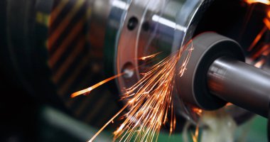 Yüksek hassasiyetli Bileme Makinası fabrikasında üzerinde metal işleme bitirme