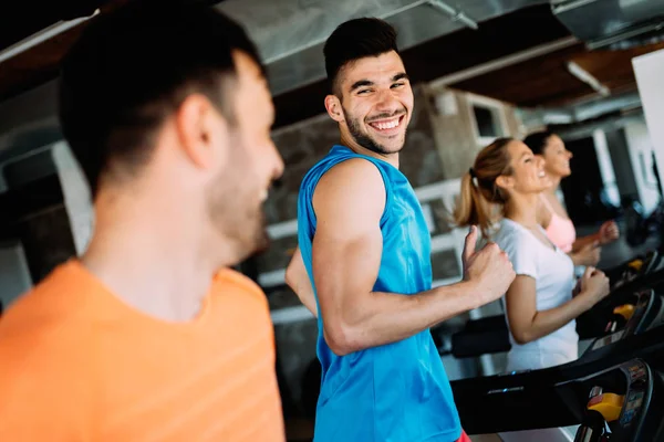 Fiatal Vidám Fitness Edzőteremben Csapat Képe — Stock Fotó