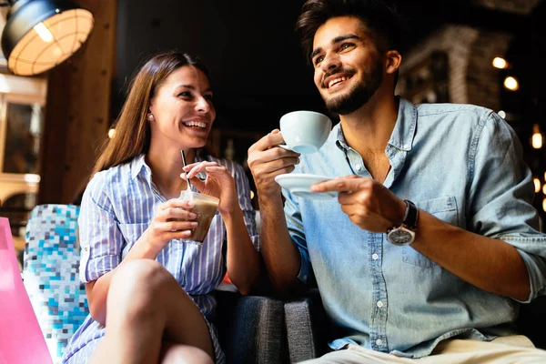 Joven Pareja Alegre Atractiva Fecha Cafetería — Foto de Stock