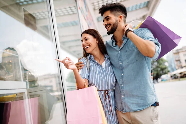 Feliz Pareja Amorosa Atractiva Disfrutar Pasar Tiempo Compras Juntos — Foto de Stock