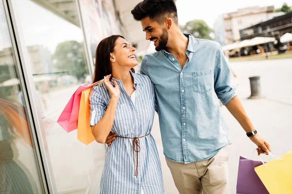 Gelukkig Aantrekkelijke Verliefde Paar Genieten Van Tijd Doorbrengen Het Samen — Stockfoto