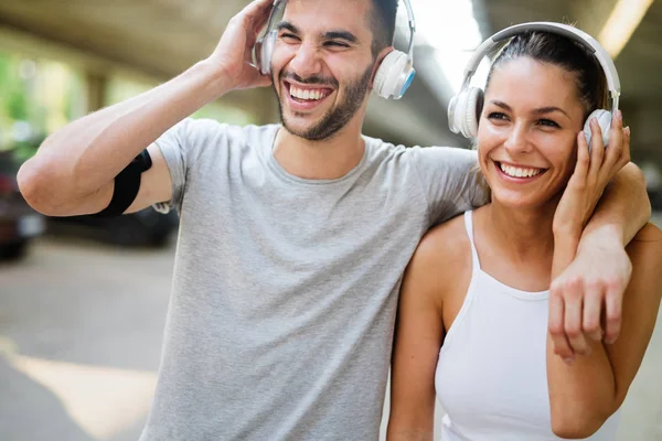 Treinamento Fitness Para Casal Apaixonado Bela Natureza — Fotografia de Stock