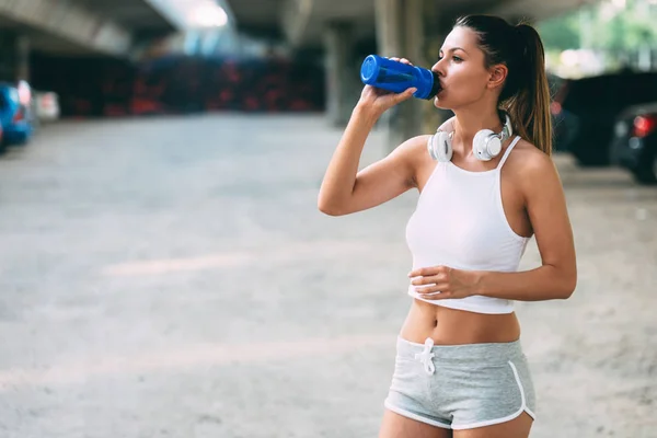 Portret Van Mooie Vrouw Nemen Van Onderbreking Van Joggen — Stockfoto